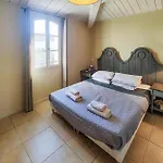 2 Bedroom Cozy In Saint-laurent-de-la-ca