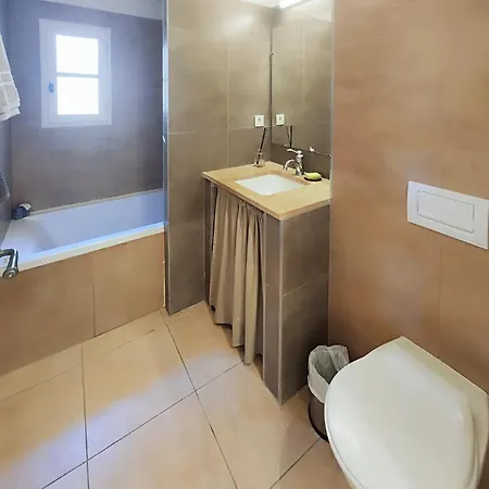 度假居 In Saint-laurent-de-la-ca With Wifi