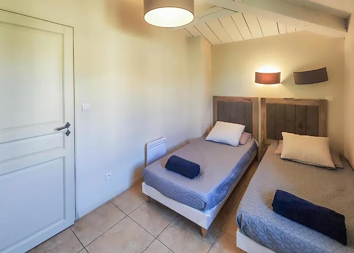 In Saint-laurent-de-la-ca With Wifi Feriehus *