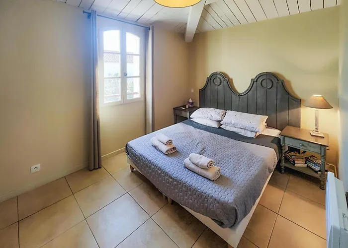 In Saint-laurent-de-la-ca With Wifi